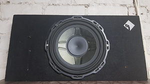 Rockford Fosgate P3S-1X12 400W 12" subwoofer (1 foto / 2)