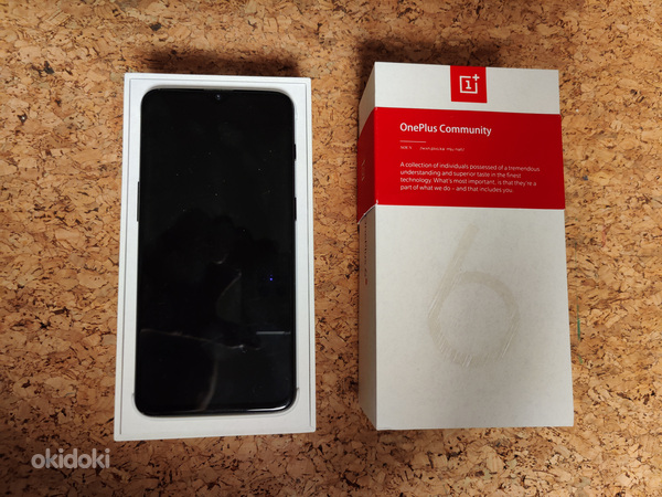 Мобильный телефон OnePlus 6T 128 ГБ черный (фото #1)