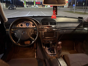 Mercedes-Benz E 320 CDI T Avantgarde 3.2 150kW (10 foto / 14)