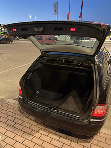 Mercedes-Benz E 320 CDI T Avantgarde 3.2 150kW (8 foto / 14)