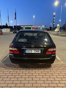 Mercedes-Benz E 320 CDI T Avantgarde 3.2 150kW (5 foto / 14)