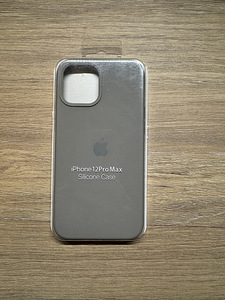 Силиконовый чехол для iPhone 12 pro max (2 фото из 10)