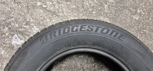 Шины 215/65R16 (3 фото из 3)