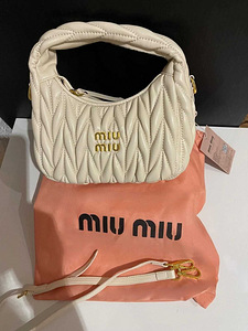 Beež viiruslik kott Miu Miu (2 foto / 2)
