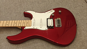 Yamaha Pacifica Elektrikitarr komplekt (5 foto / 10)