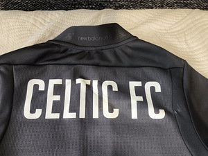 Зипка Celtic FC New Balance (3 фото из 3)