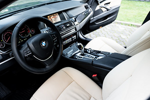 BMW 520 M-Sportpaket Facelift 2.0 135kW (7 foto / 13)