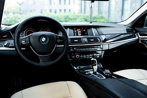 BMW 520 M-Sportpaket Facelift 2.0 135kW (11 foto / 13)