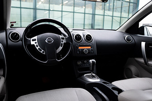 Nissan Qashqai 2.0 104kW (11 foto / 14)