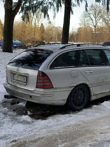 Mercedes-Benz c220d (2 foto / 7)