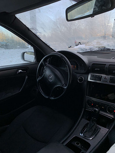 Mercedes-Benz c220d (6 foto / 7)