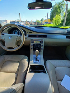 Volvo XC70 (7 фото из 7)