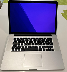 MacBook Pro (Retina, 15 дюймов, середина 2015 года) NEW AKU