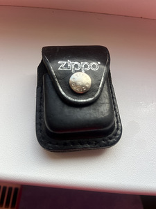 Zippo tulemasina vutlar – must, aasaga, auguga