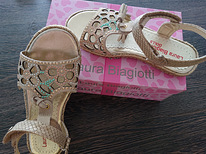 Новые сандалии Laura Biagiotti