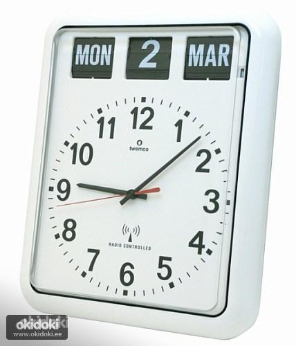 Часы настенные с календарем (фото #1)