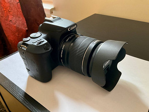 Canon EOS 250D + 18-55mm Kit (1 foto / 5)