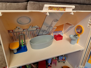 Playmobil nukumaja koos nukkude, mööbli ja tarvikutega (6 foto / 10)