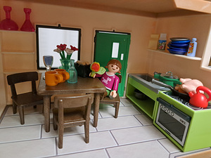 PLAYMOBIL Country Suvila maja koos mööbli ja tegelastega (7 foto / 7)