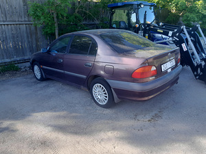 Toyota Avensis (2 foto / 2)