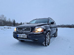 Volvo XC90 (1 фото из 9)