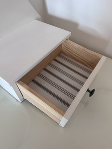 Tualettlaud peegliga HEMNES VANITY IKEA (3 foto / 5)
