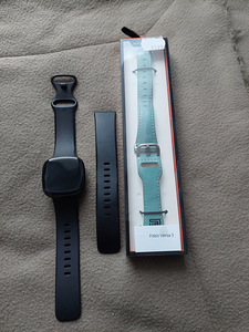 Смарт-часы Fitbit versa3 (5 фото из 6)