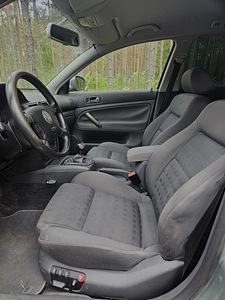 Volkswagen Passat 1.8T (5 foto / 10)