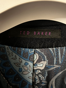 Mantel Ted Baker (2 foto / 4)