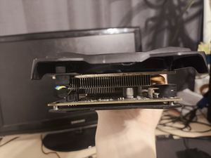 Продаю видеокарту RX 480 (4 фото из 4)