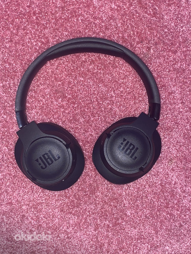 JBL mustad juhtmevabad kõrvaklapid (foto #1)