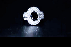 Новое золотое кольцо с бриллиантами и сапфиром