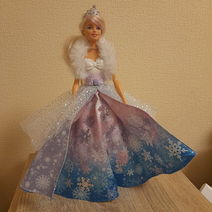 Barbie kuninganna (3 фото из 4)