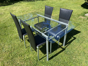 Klaasist laud ja 4 tooli, komplekt