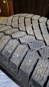 Talverehvid 225/55R18 naastrehvid
