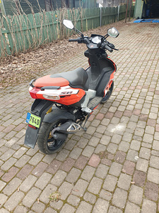Aprilia (4 фото из 5)