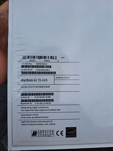 MacBook Air (3 фото из 5)