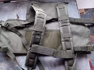 Vest (2 foto / 3)