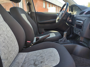 Skoda Fabia (5 foto / 7)