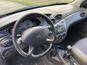 Ford Focus 1,8D 66kw Varuosadeks 2001a (7 foto / 9)