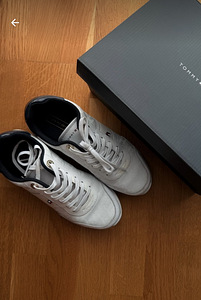 Tommy Hilfiger tennised (1 foto / 2)