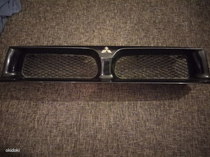 Решетка радиатора Mitsubishi Galant Avance