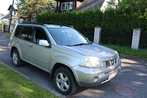 Nissan X-Trail (12 foto / 12)