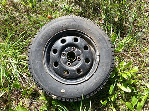 Moskvich rehvid velgedega (2 tk) (2 foto / 3)
