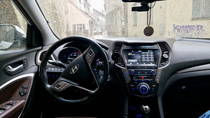 Hyundai Santa Fe Grand (7 foto / 10)