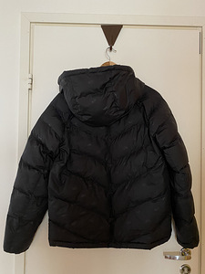 Женская куртка “Nike” (2 фото из 3)