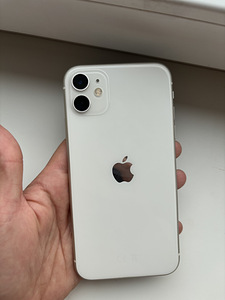 iPhone 11; 128gb (6 foto / 6)
