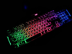 Геймерская клавиатура / Gaming keyboard (2 фото из 4)