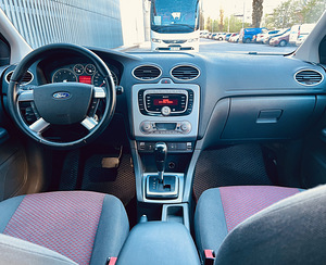 Ford Focus Ghia ATM 1.6 74kW (5 foto / 12)