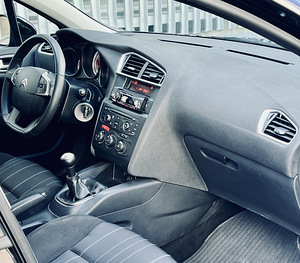 Citroen C4 Elegance 1.4 70kW (6 фото из 9)